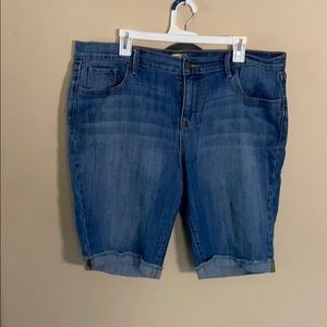 Old Navy Demin shorts
